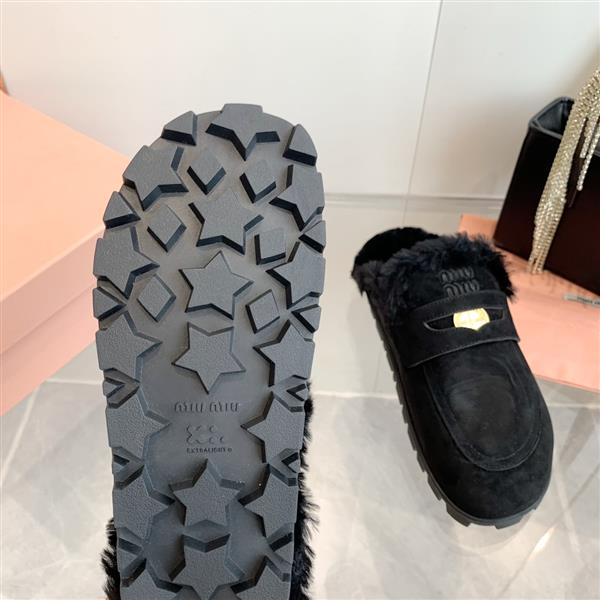 20243518944125 26023